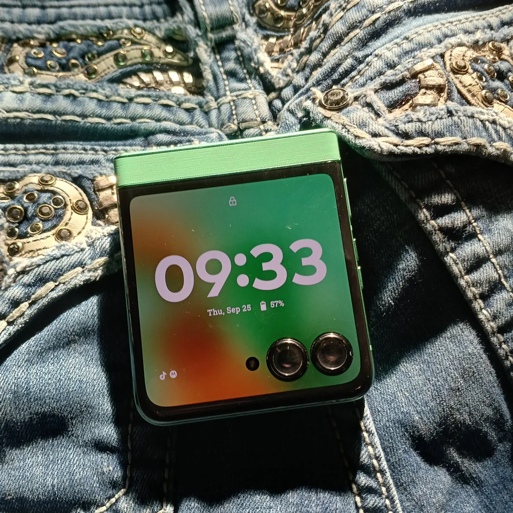 Motorola Razr Green Flip Phone